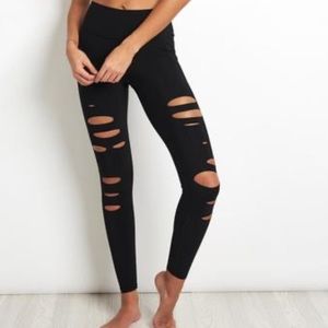 Alo yoga ripped warrior leggings size medium